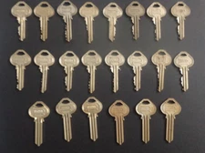 LOT of 22 vintage Russwin lock cut and uncut Keys