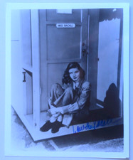 Lauren Bacall (+) orig.  Autogramm  20x25 s/w