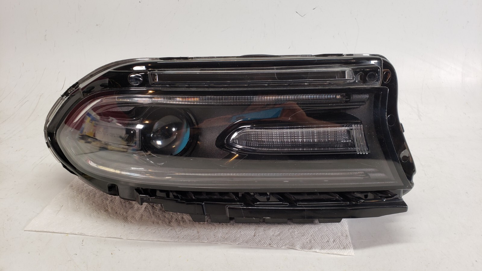 2015 - 2020 Dodge Charger Passenger RH Xenon HID Headlight OEM B9r 