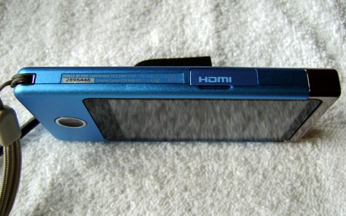 Sony Bloggie Touch MHS-TS20 8GB Camcorder Blue - Picture 5 of 12