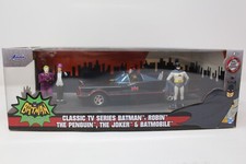 Jada 1:24 Diecast 1966 Classic Batmobile with Batman, Robin, Joker Penguin