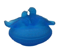 Westmoreland Glass Love Birds on Nest Covered Candy Dish Blue Satin Mist