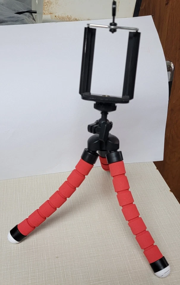 Flexible Tripod Holder Adjustable Octopus Stand With mount For iPhone / Android - Image 3 of 4
