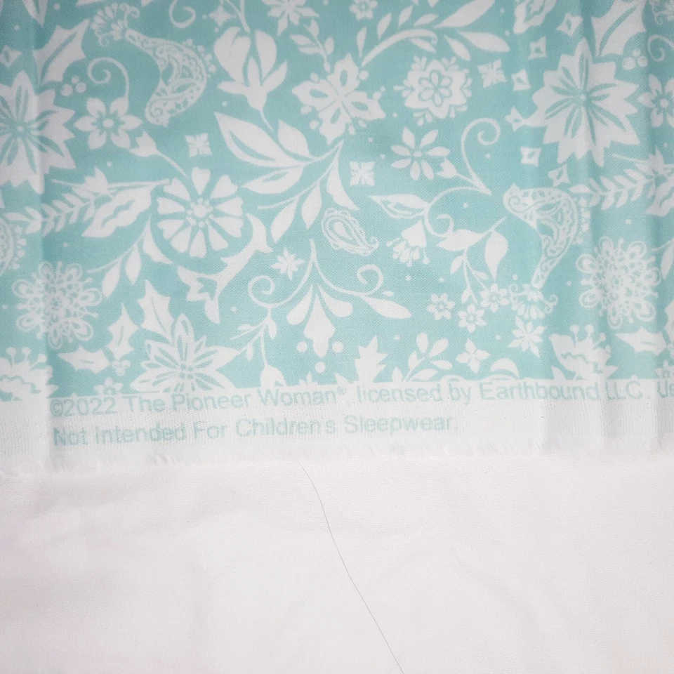 5 cuartos de grasa de Navidad para mujer pionera Mazie Bird Toss blanco sobre menta 100 % algodón Foto 3 de 4