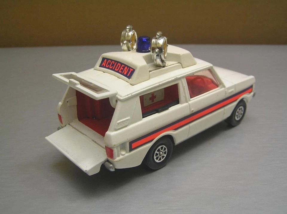 Corgi Toys 461 Police Vigilant Range Rover made in Great Britain + Accessories - Image 4 of 4