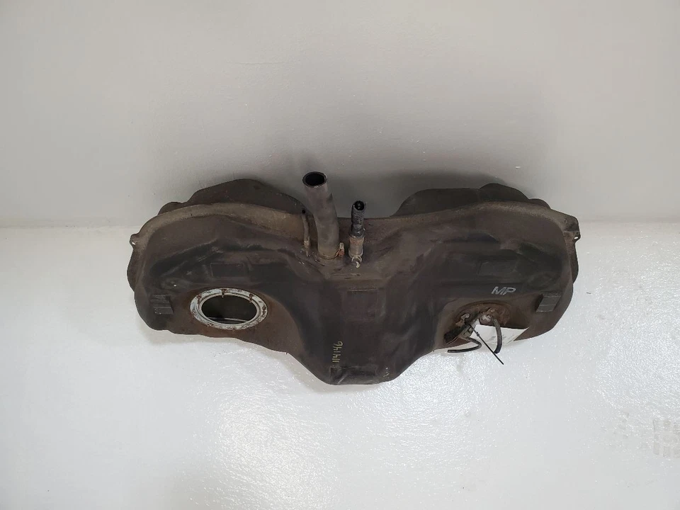 2015 SUBARU XV CROSSTREK Fuel Tank - Изображение 2 из 4