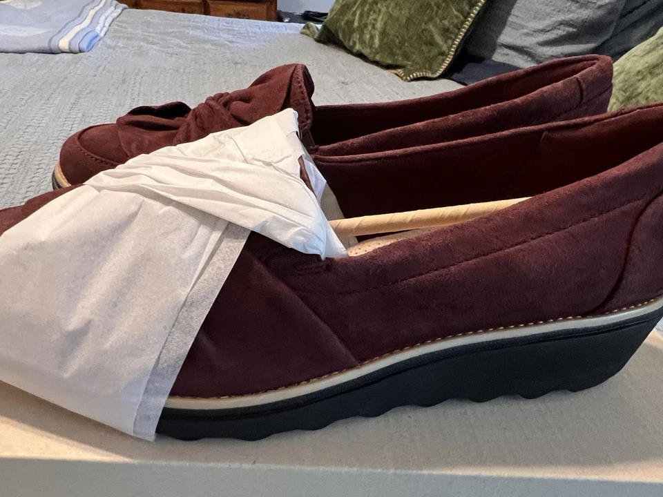Mocasines de cuña Clark’s de gamuza berenjena para mujer nuevos en caja talla 11 Foto 3 de 4