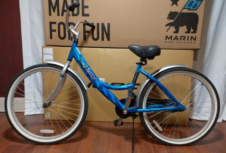 Next 26" La Jolla Girls' Street Cruiser Bike. - Image 2 of 2