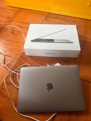 Apple MacBook Pro 2017 13" - Intel Core i5 2,3 GHz 8GB 256GB - Scatolo Originale - Foto 6 di 8