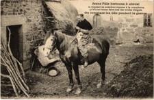 CPA Jeune Fille Bretonne a Cheval - Type (1294882)