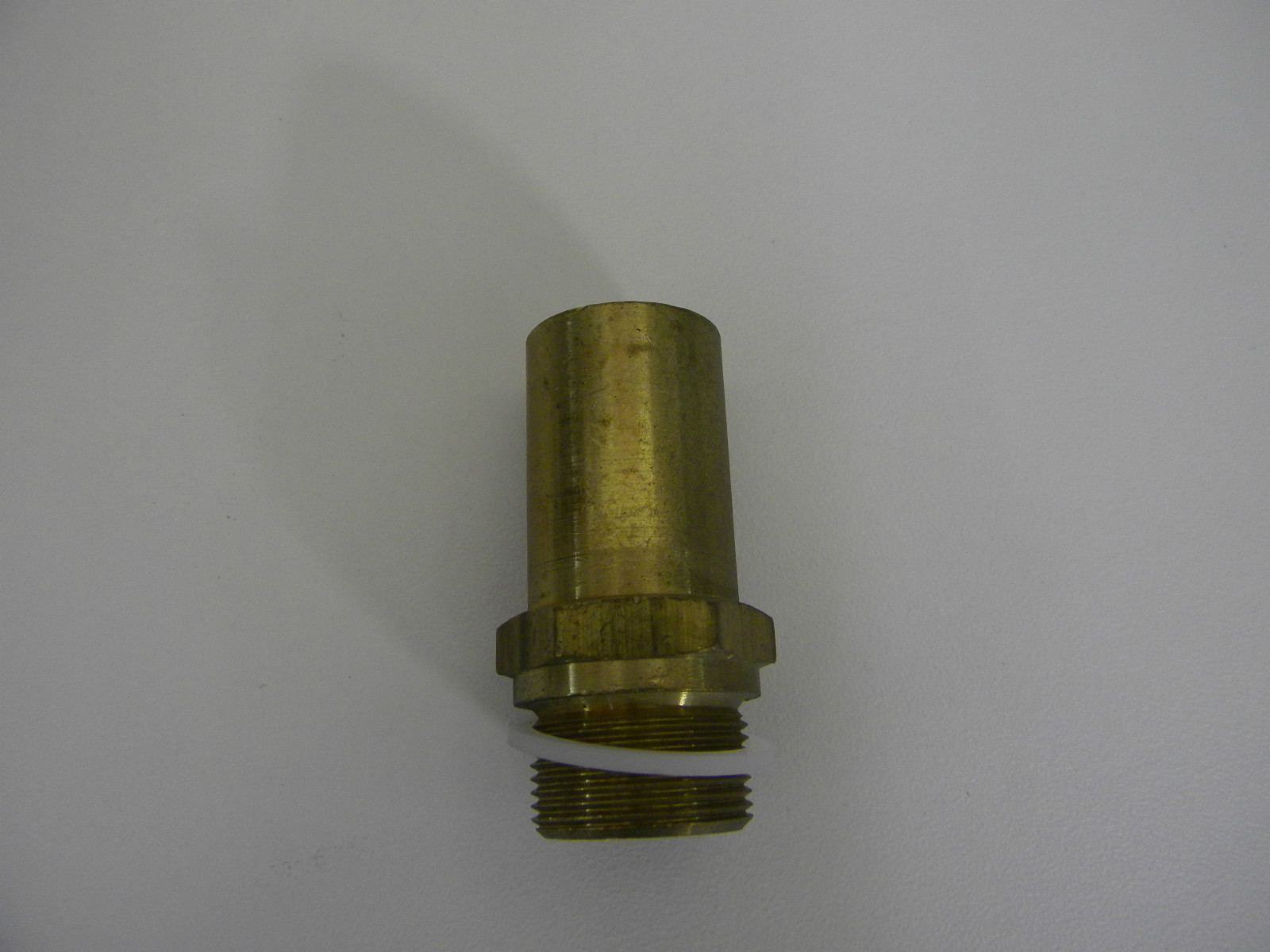 Rochester 4 BBL Quadrajet Fuel Inlet Fitting 7/8"X 20 Male 5/8"X18