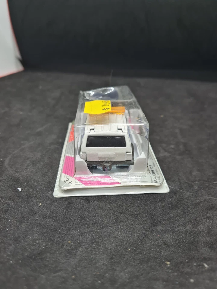 New Majorette Jeep Cherokee Sheriff #285 Series 200 White/Blue Police SUV 1:60 - Image 4 of 4