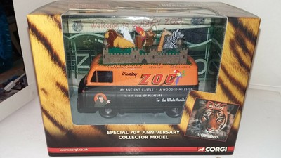 Corgi 1:43 MORRIS J2 Van   DUDLEY ZOO