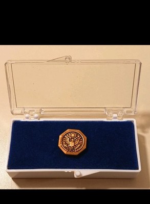 15 Year United States Federal Service Award Pin Tone Eagle Civilian Employee USA