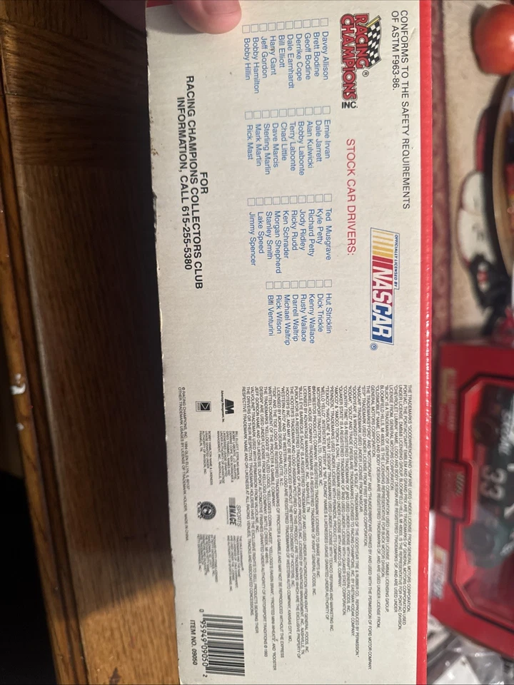 1994 Racing Champions 1:24 Diecast Bank #3 Dale Earnhardt Goodwrench - Imagem 4 de 4