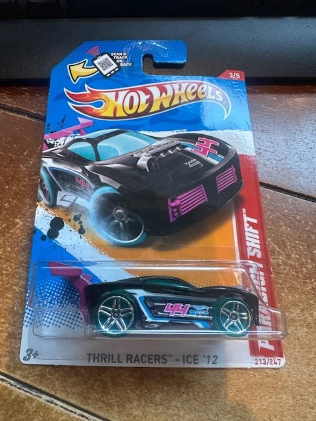 2012 Hot Wheels Thrill Racers - Ice Paradigm Shift #213 Black/Purple