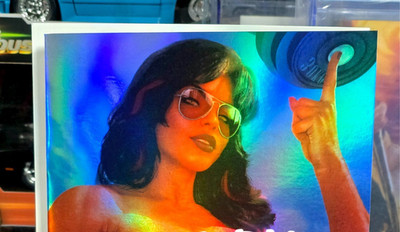 Red She-Hulk ''Muscle Mommy'' (Full Naughty) by Shikarii (FOIL) LEP #13/20