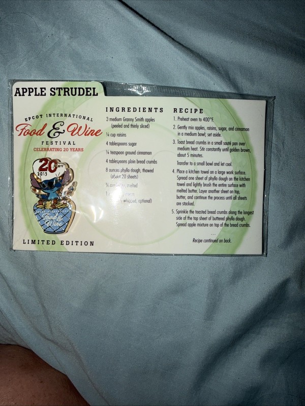 Disney Epcot Food & Wine Festival 20yrs Apple Strudel Stitch LE 5000 pin
