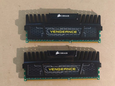Corsair Vengeance CMZ8GX3M2A1600C9 2x 4 GB DDR3 1600 MHz Arbeitsspeicher RAM