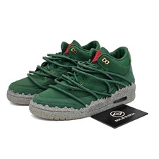 Earliest Known Michael Jordan Game-Worn Nike Shoes Sell for Nearly $72K 9