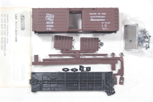 Coche de caja HO Roundhouse Milwaukee Road 40 ft costilla horizontal "Olympian" #23925 nuevo | Zustand: New