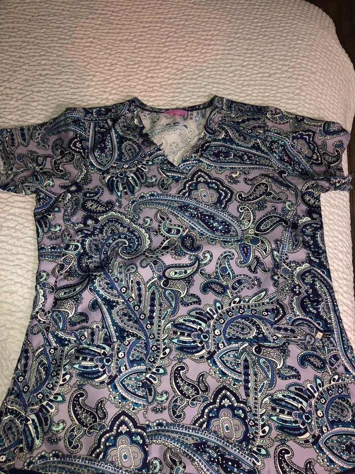 vera bradley scrub top - Image 2 of 3