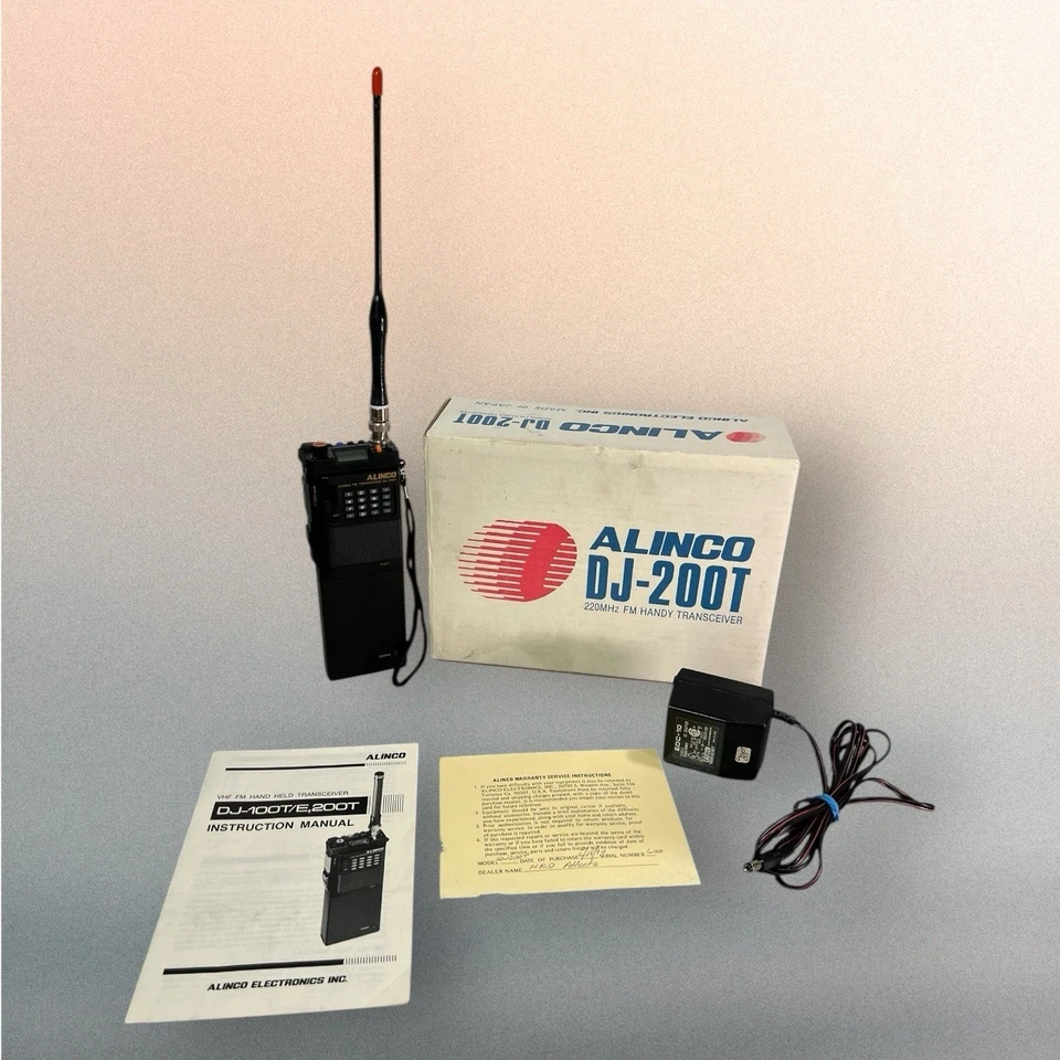 Transceptor FM compacto, portátil 220Mhz (VHF) Alinco DJ-200T. Vintage Foto 2 de 4