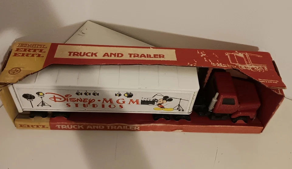 Disney MGM Studios Tractor/Trailer Set by ERTL  - Image 2 of 4