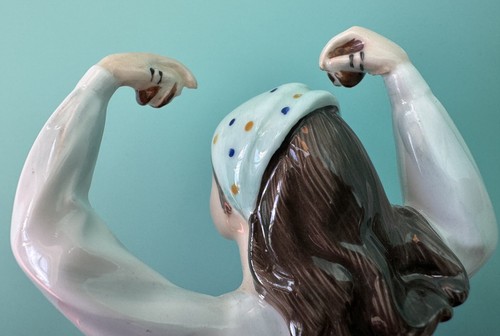 1981 ROYAL DOULTON "PRETTY LADY KAREN" HN2388 PEGGY DAVIES KLASSISCH AUSVERKAUFT 1999 - Bild 12 von 12