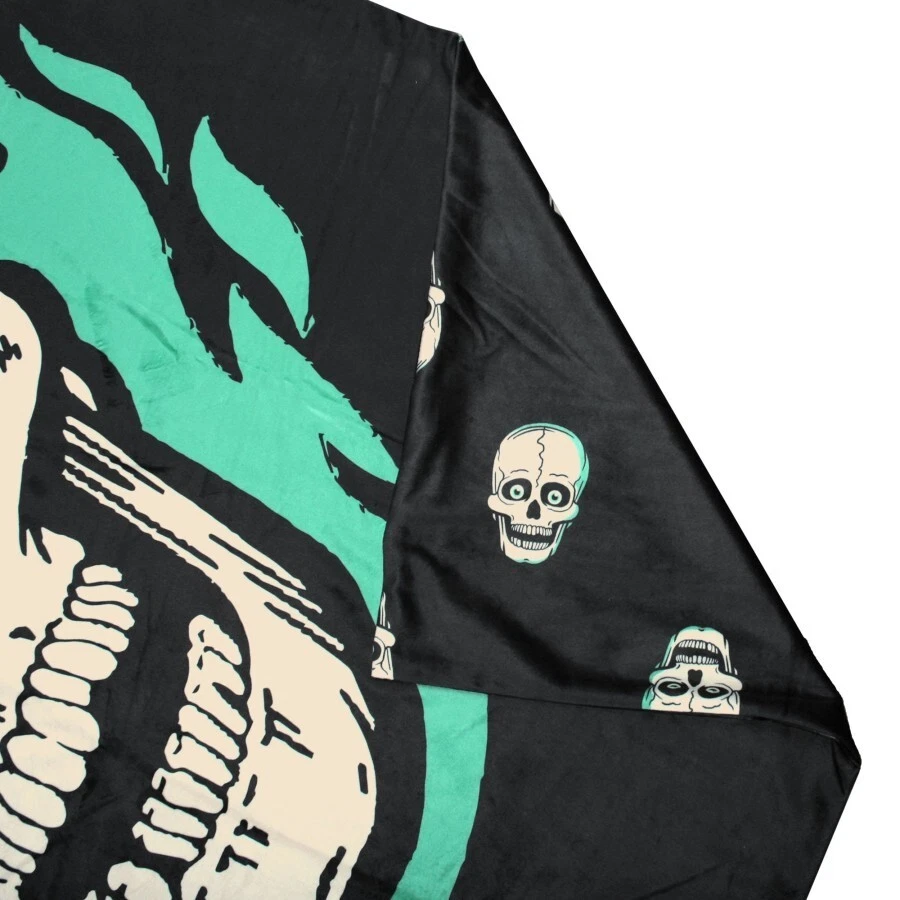 NEW Creepy Co. Beistle FLAMING SKULL Skeleton Throw Blanket 60x42" Halloween - Image 3 of 4