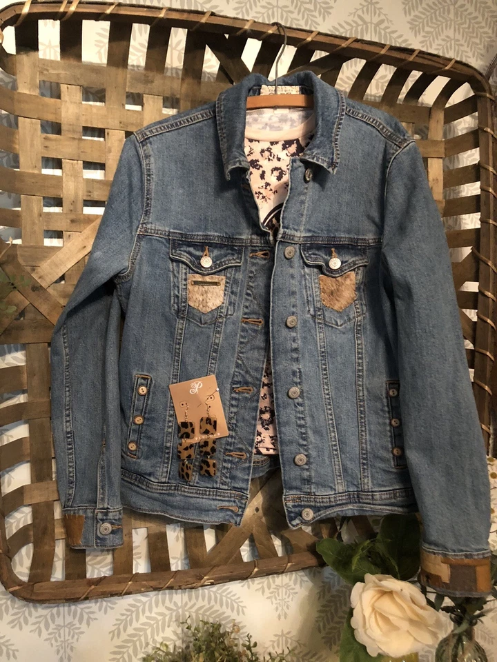 女式牛仔破旧夹克免费拼接珠宝! 手工制作❤️ — 第 2/4 张图片
