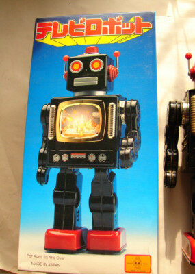 TELEVISION ROBOT Battery Operated Made in Japan RM Metal house