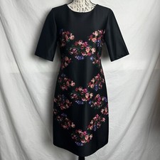 Taylor Black Rose Floral Print Crew Dress In Size 8 In Excellent Condition