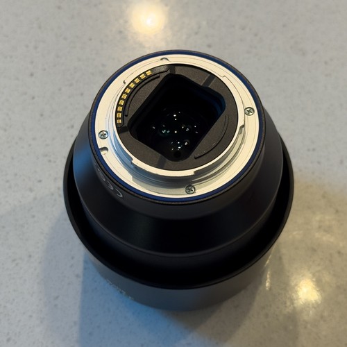Zeiss Batis 40mm f2 CF Distagon Lens for Sony E Mount EXCELLENT - Picture 2 of 3