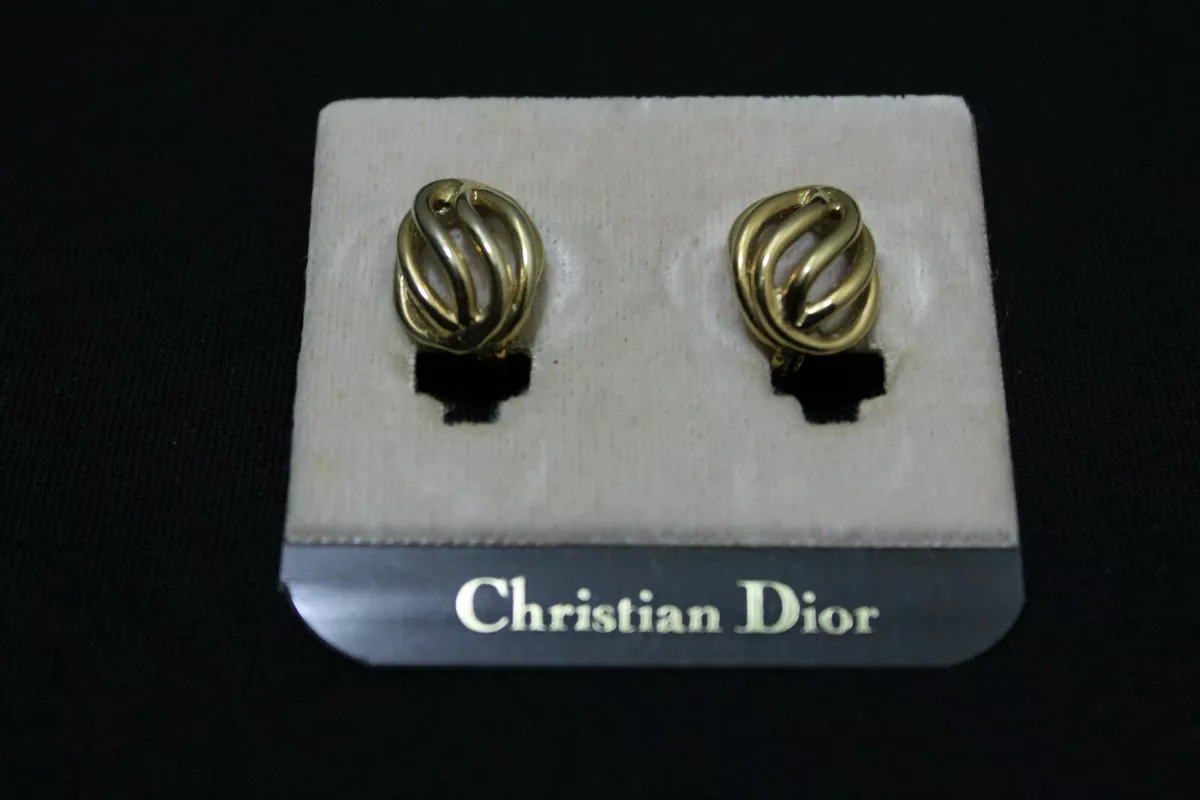 Chr dior earrings hotsell