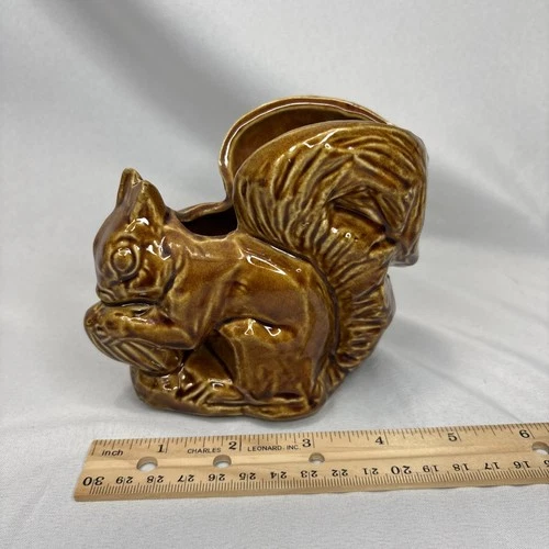 VINTAGE McCOY POTTERY Brown SQUIRREL WITH ACORN PLANTER VASE Mid Century 4.5”