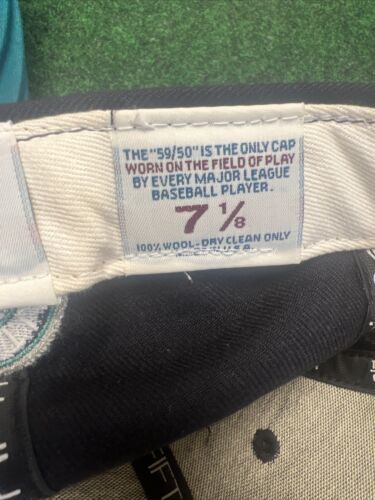 Sombrero de Colección Seattle Mariners MLB New Era Ajustado Dinastía China 7 1/8 Nuevo sin Etiquetas - Imagen 8 de 8