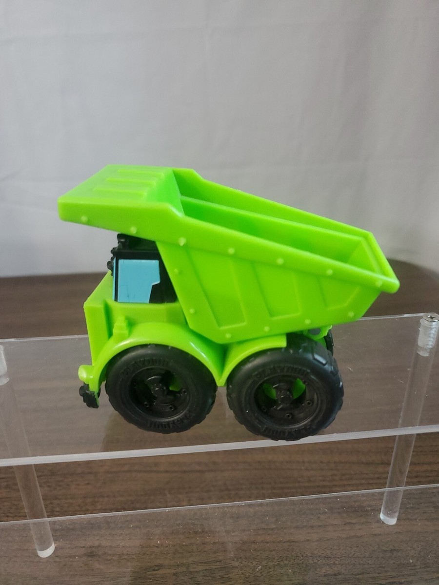 Play-Doh Wheels Gravel Yard Construction Toy Dump Truck