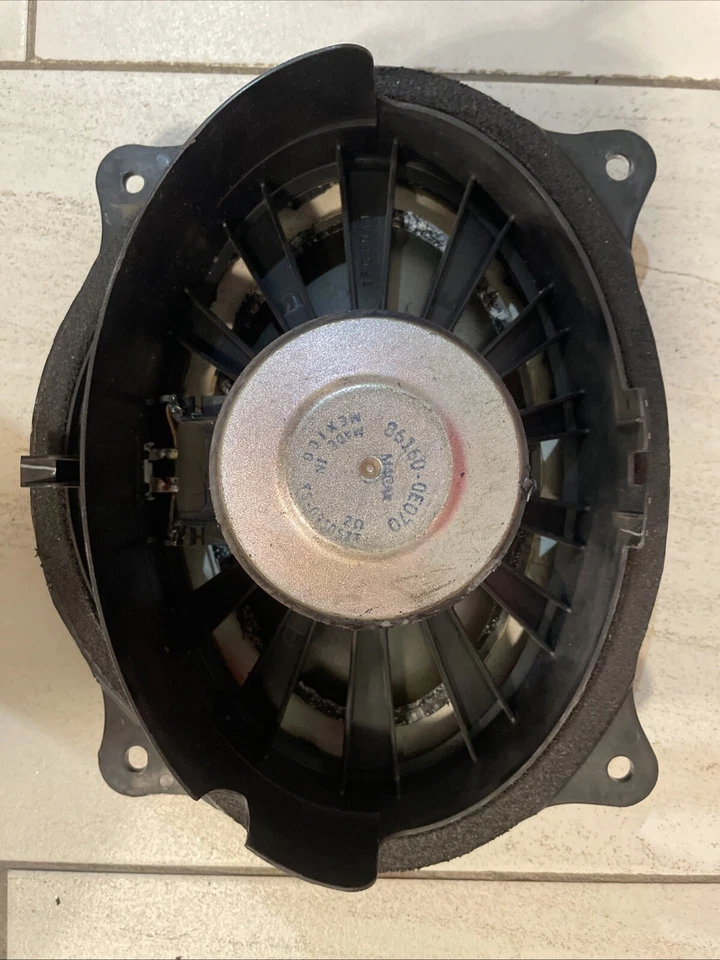 Altavoz coche LEXUS RX350-450h Mark Levinson 86160-0E070 Foto 3 de 3