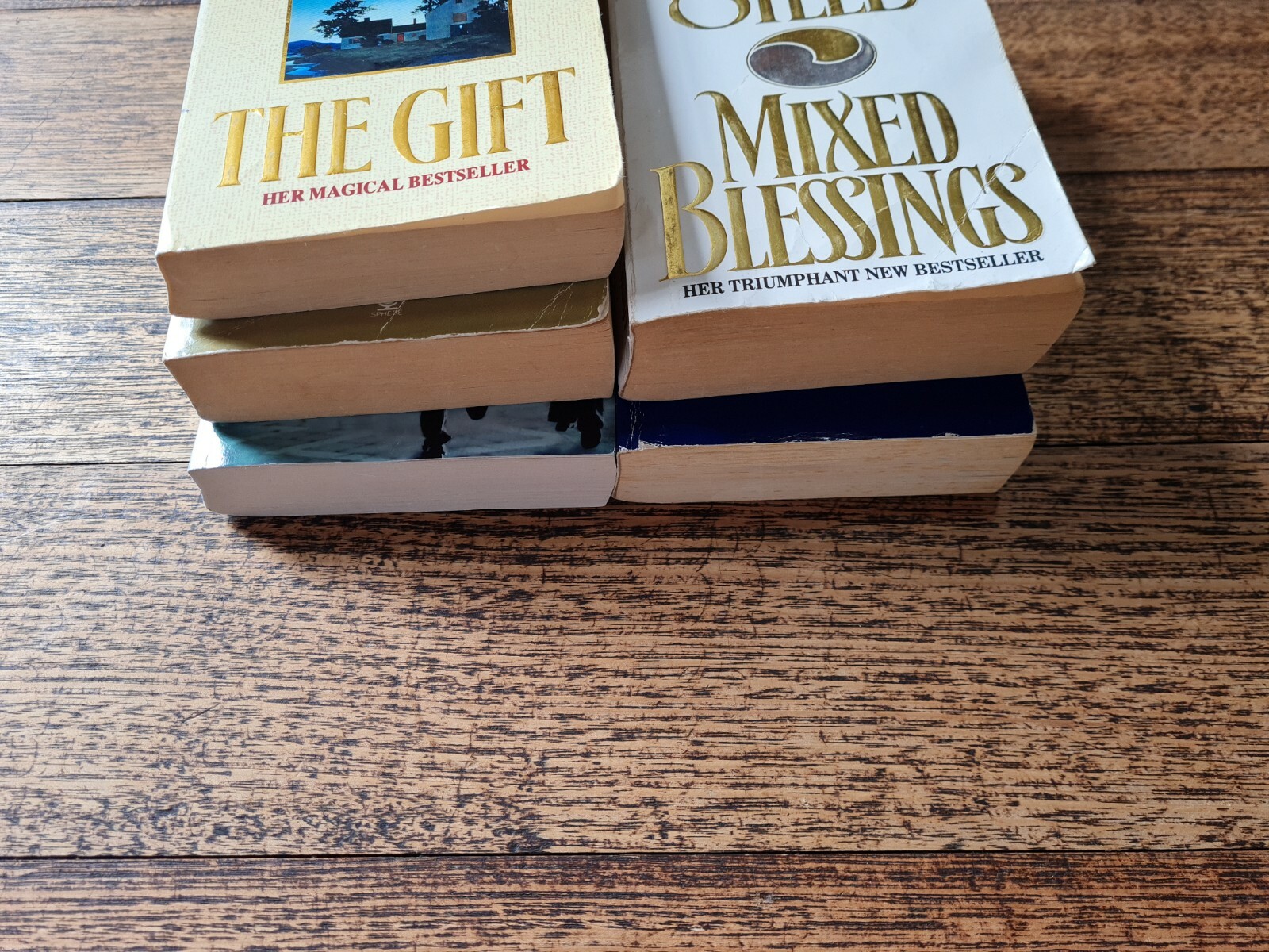 5 x Danielle Steel, Accident, Undercover, Mixed Blessings, Gift