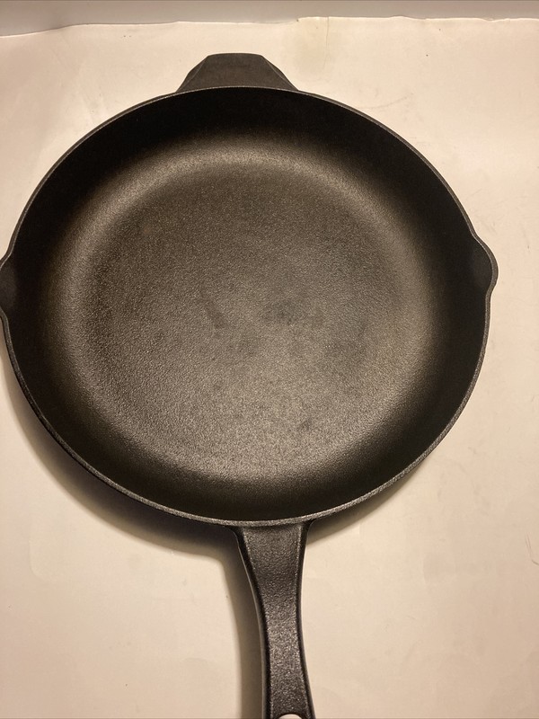 Cast By Calphalon 12 Inch Cast Iron Skillet Good Condition