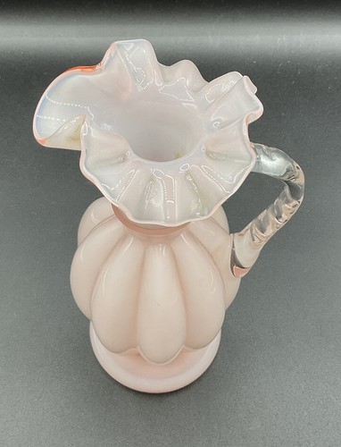 Jarrón de vidrio artístico Fenton melón vintage jarra rosa superposición 9” de alto años 40’s - Imagen 6 de 7