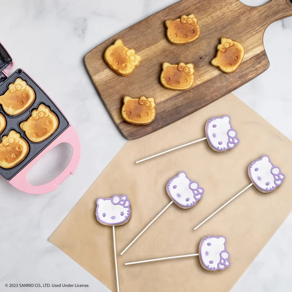 Uncanny Brands Hello Kitty Cake Pop Maker Foto 3 de 4