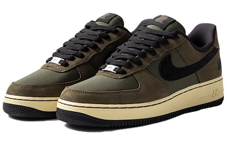UNDEFEATED × Nike Air Force 1 Low Olive Nike Air Force 1 Low SP Undefeated Ballistic Dunk vs. AF1