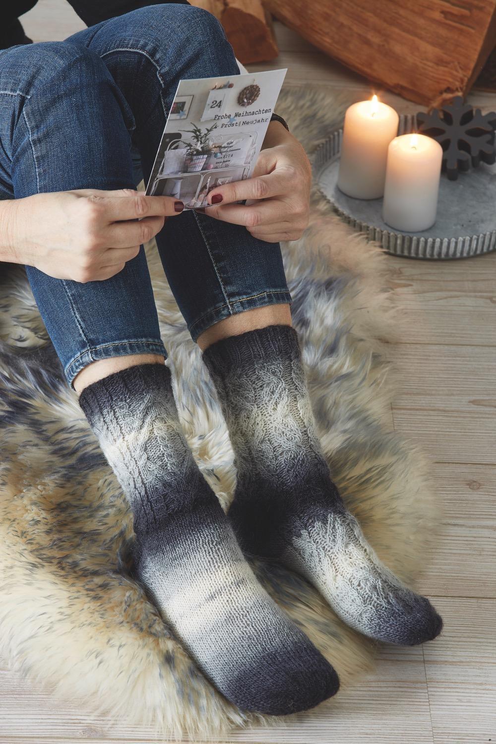 Thumbnail - Woolly Hugs Year-socks Stricken | Veronika Hug | Mit Japanischen