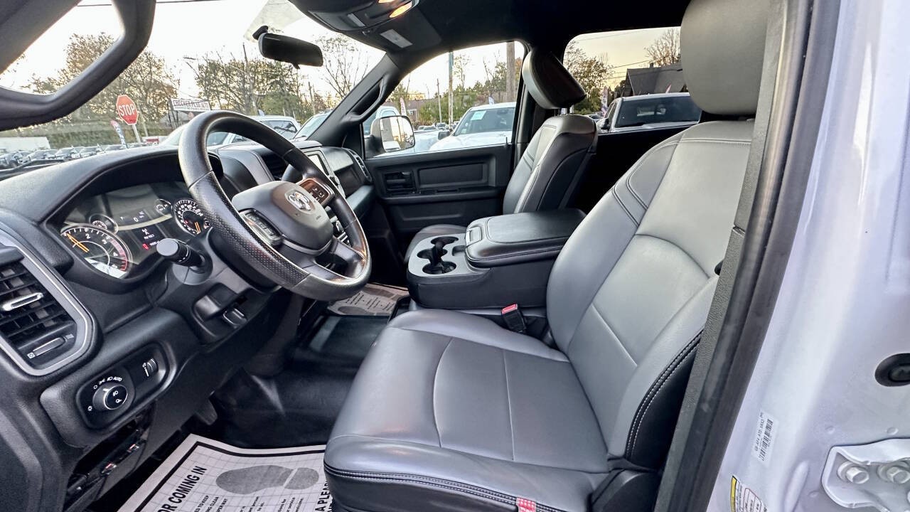 2022 Ram 2500 Tradesman 4x4 4dr Crew Cab 8 ft. LB Pickup thumbnail 10