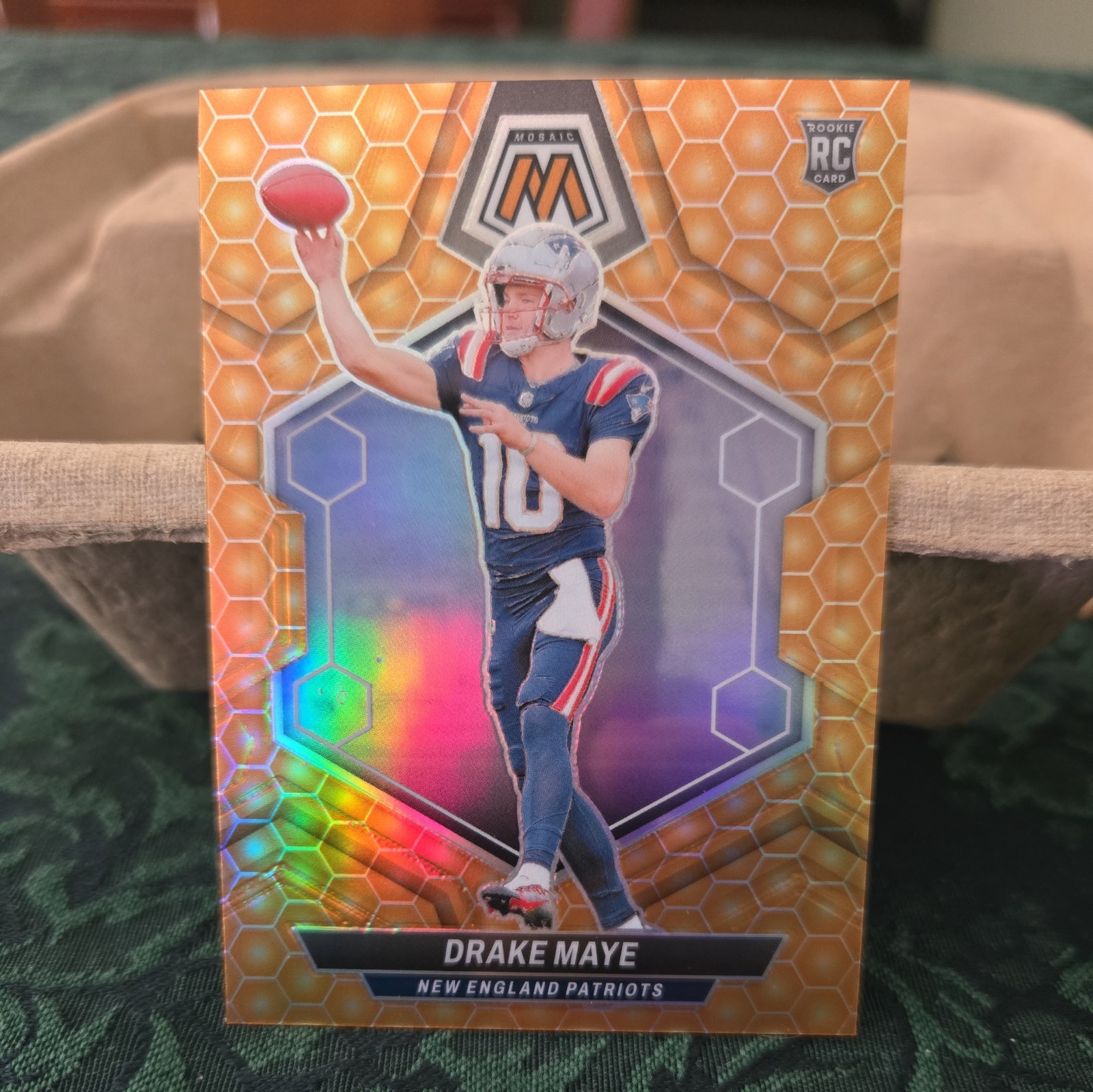 2024 Panini Mosaic - Rookies Drake Maye #303 Honeycomb Prizm (RC)