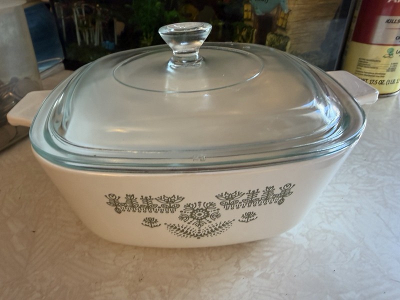 JCPenney Rare 1-1/2B Corning Baking Dish With Lid! 