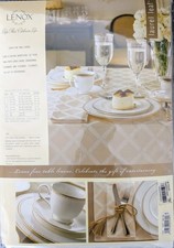 Nappe LENOX 70 x 86 "feuille de laurier" couleur ivoire oblongue assise 6-8 NEUVE