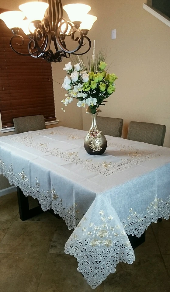 Servilletas mantel grandes beige dorado 72x126" bordado organza floral tallado Foto 2 de 4